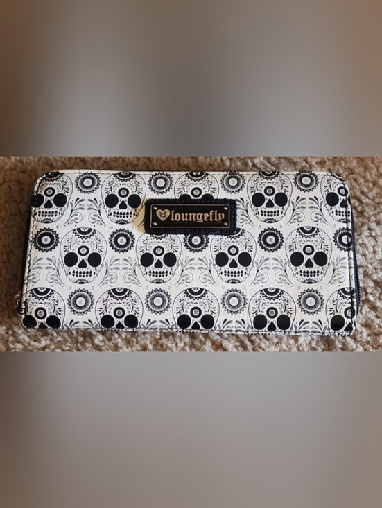 Loungefly Handbags - Loungefly Wallet New without tags